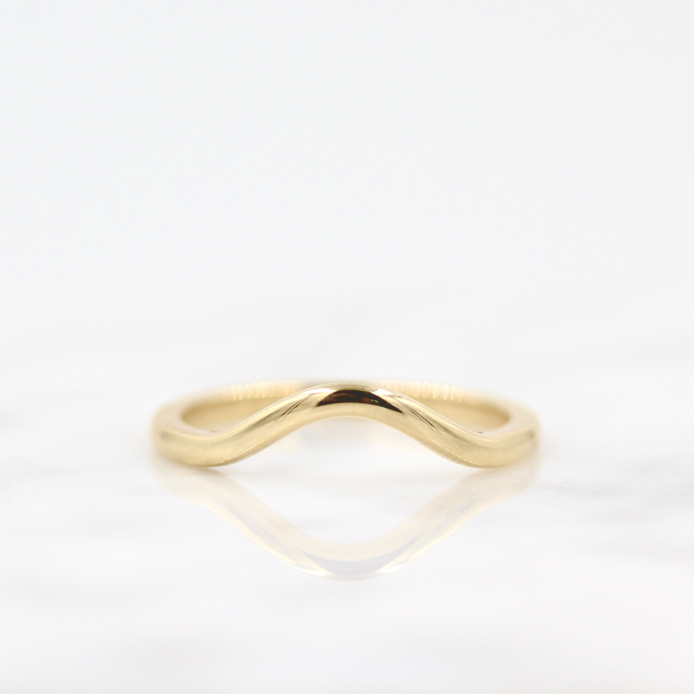 Wavy 2025 wedding band