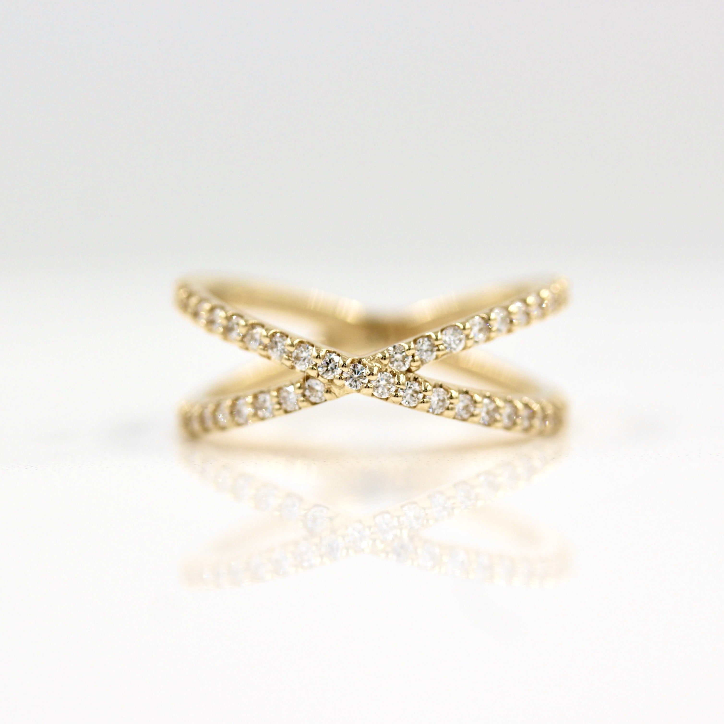 Criss Cross Diamond Ring, Gold Diamond Criss Cross Statement Ring, popular Crossover Rings, X Statement Ring Minimalist Ring, Cross Over Womens Band