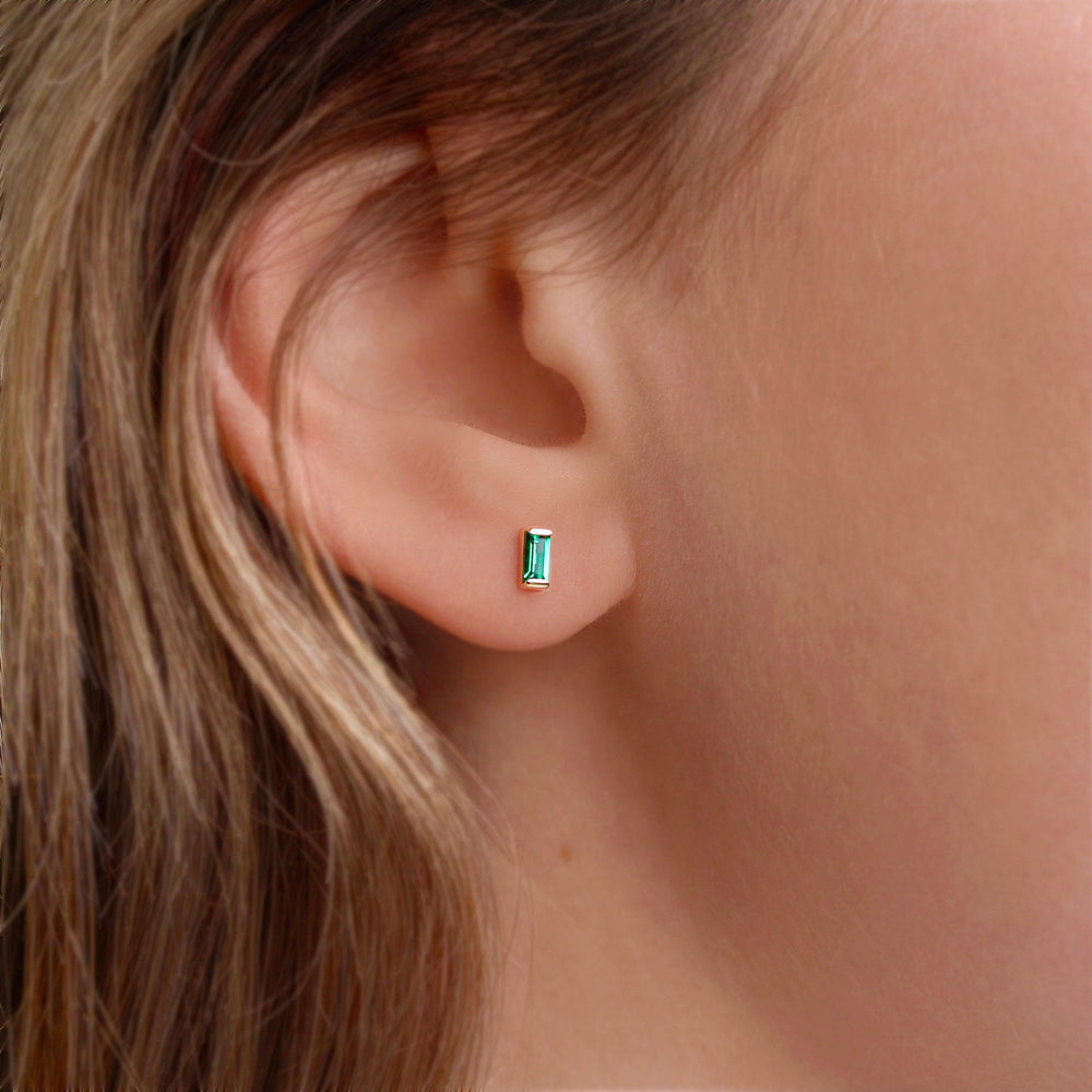 Earrings 14k Yellow Gold The May Baguette Birthstone Earrings with Emerald in Yellow Gold