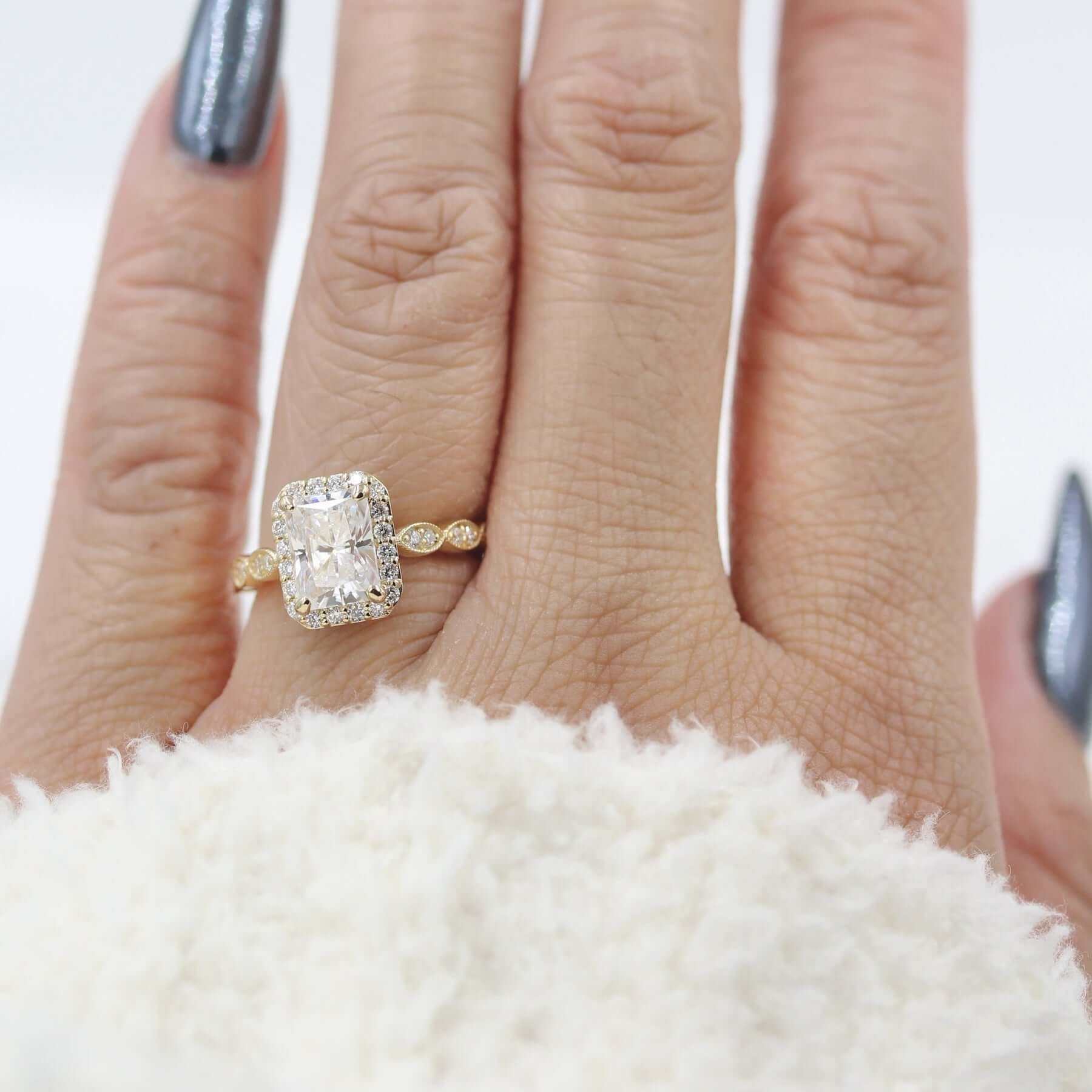 Vintage 18k White Gold 0.15Ct Diamond Engagement Ring – Raymond Lee Jewelers