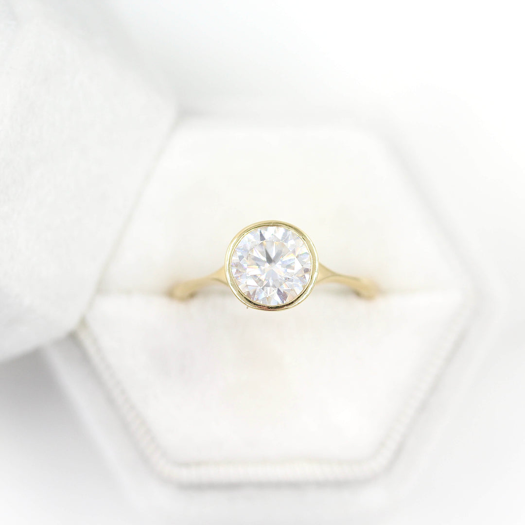 Ready-to-ship Ring 14k Yellow Gold The Stevie Ring (Round) in Yellow Gold with 2ct Moissanite