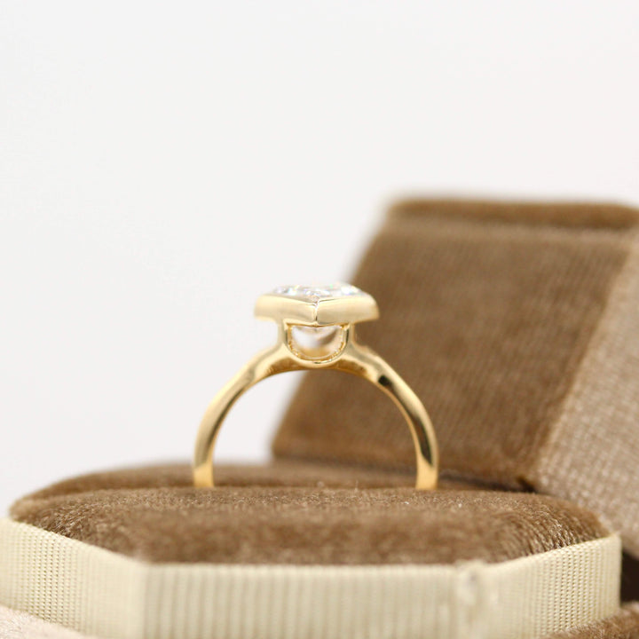 Engagement Ring The Stevie Ring (Lozenge)